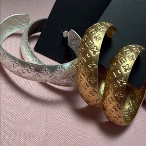 Textured Hoop Earrings in Silver and Gold - Women's Fashion Jewelry